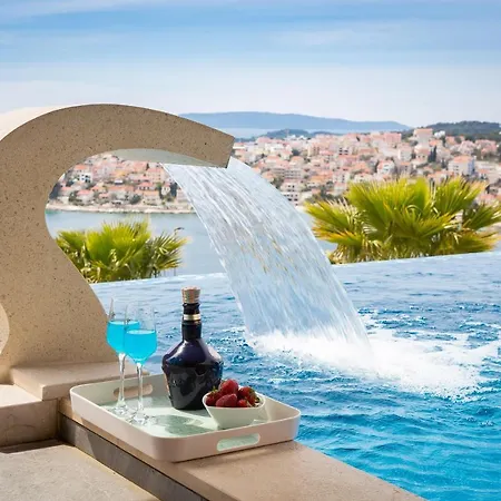 Luxury Black Pearl With Pool Villa