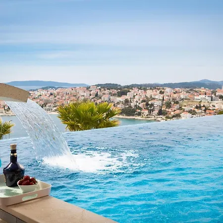 Luxury Black Pearl With Pool * Τρογκίρ