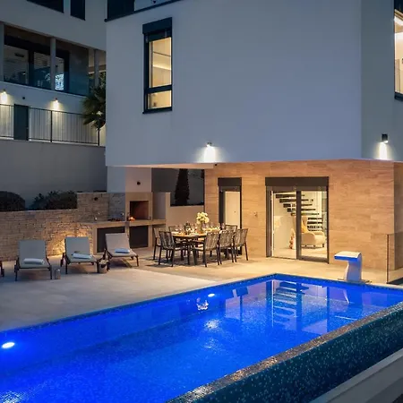 Luxury Black Pearl With Pool * Τρογκίρ