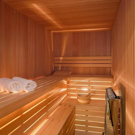 Luxury Black Pearl With Pool Τρογκίρ