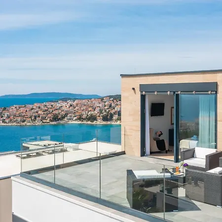 Luxury Black Pearl With Pool Βίλα Τρογκίρ