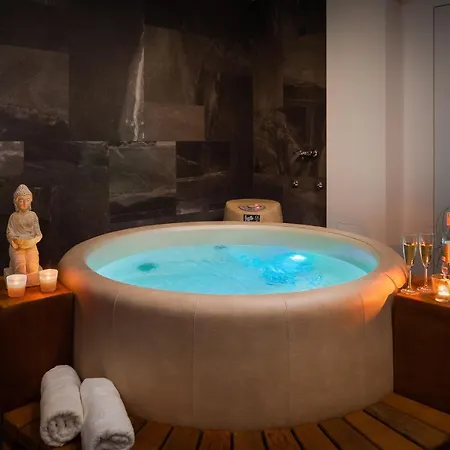 Luxury Black Pearl With Pool Βίλα Τρογκίρ