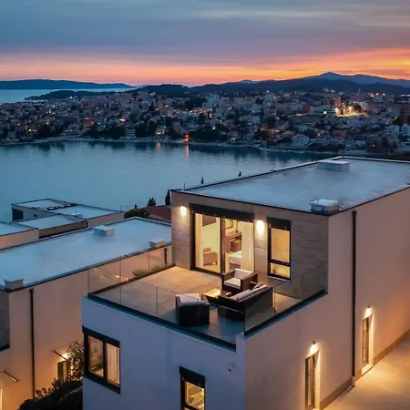 Luxury Black Pearl With Pool Villa