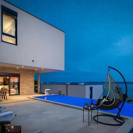 Luxury Black Pearl With Pool Villa Trogir