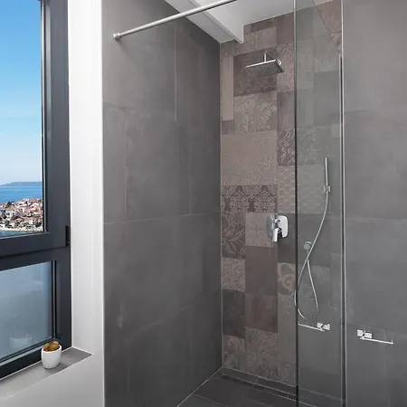 Luxury Black Pearl With Pool