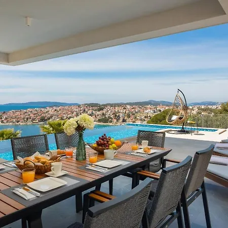 Luxury Black Pearl With Pool * Trogir