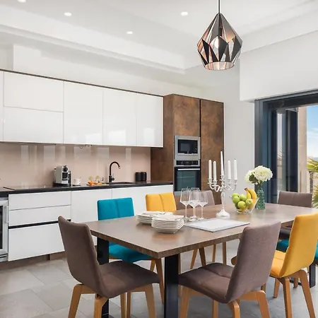 Luxury Black Pearl With Pool