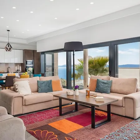 Luxury Black Pearl With Pool Trogir