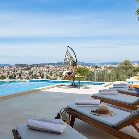 Luxury Black Pearl With Pool * Trogir